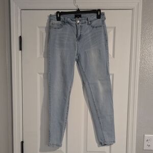 Celebrity Pink Women's Light Blue Skinny Jeans